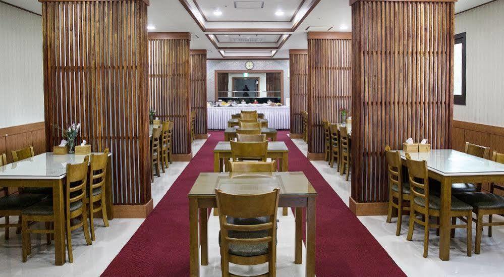 Ra Tourist Hotel Jeju Eksteriør bilde