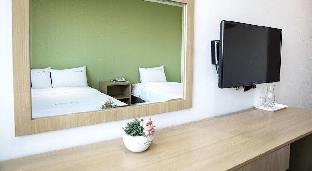 Ra Tourist Hotel Jeju Eksteriør bilde